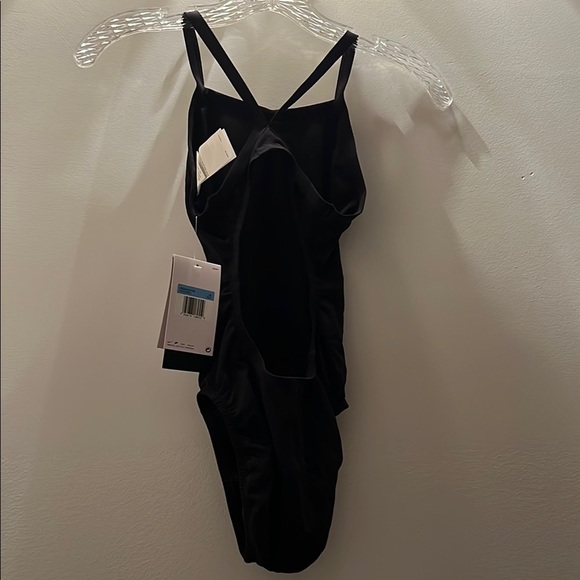 Nike Hydrastrong Black Swimsuit - Picture 3 of 4
